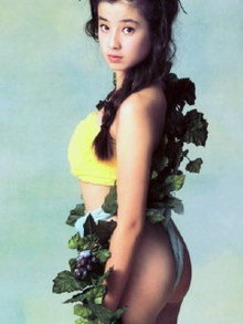 宮沢りえがヌード写真集を出したけど今でゆうと誰クラスの衝撃だったの？のアイキャッチ画像
