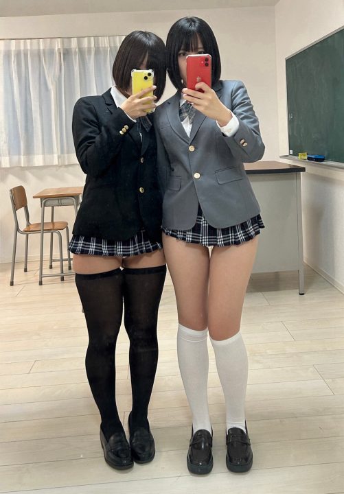 【画像】JK「アタシらの太ももムチムチ♡すぎ！ｗインスタに載せちゃえ！！」のアイキャッチ画像