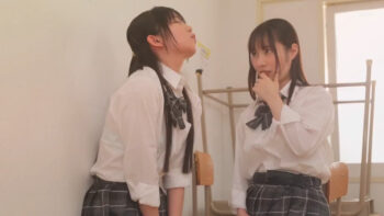 右のAV女優って誰?教えて!