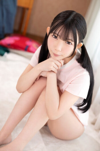 【VR】幼くて、愛嬌いっぱいの近所の女の子に懐かれて…小ぶりでツルツルの無毛マ〇コにしつこく精液を搾り取られてしまいました。