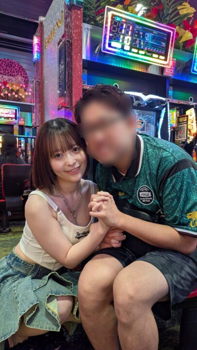 【画像】人気AV女優「私と握手した手でたくさん抜いてくださいねー」