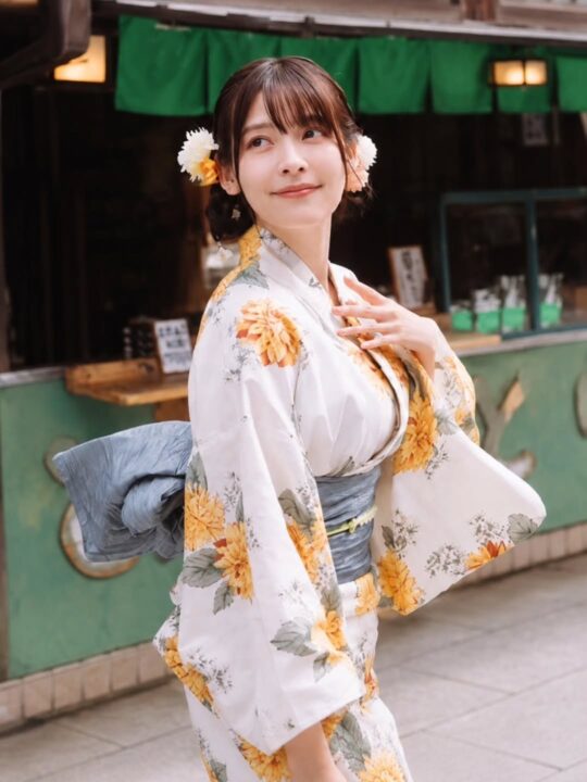 【画像】浴衣おっぱい