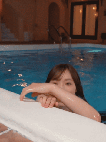 譜久村聖さんの柔らかそうなおっぱい、貼るならここに貼れよ