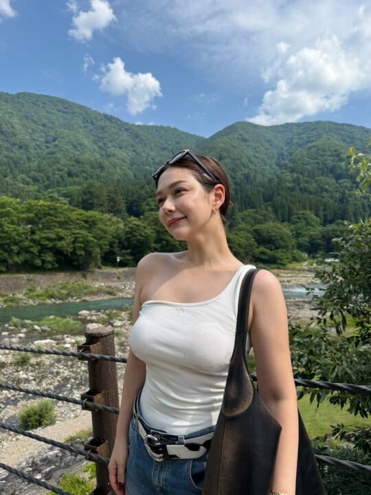 【画像】村重杏奈さん(30)のおっぱいがコチラwwwwwwwwwwww
