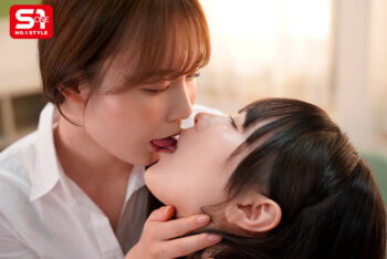 生徒に厳しいmiru先生と生徒に優しい村上悠華先生のレズキス現場目撃!僕も強●参加させられて脳ミソとろける ねっちょりベロキス逆3P関係に!