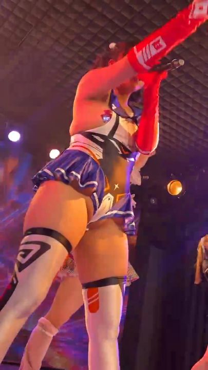 アイドルまんさん、大陰唇が見えそう😫