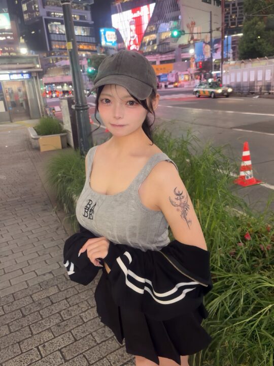【アイドル】151cm Gカップ ロリ巨乳アイドルのタトゥー姿に「勿体ない」「冷めてしまう」の声