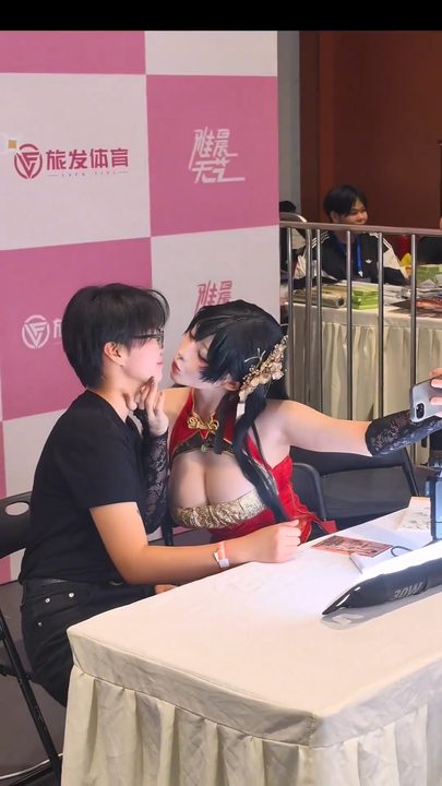 海外のコスプレイヤーさん、顧客満足度が高すぎる