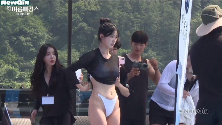 韓国さん、今でも地上波でアイドルの水着を放送する良い国