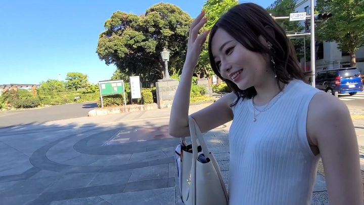 イケメン社員が女上司とのデートに無理やり付き合わされてる動画