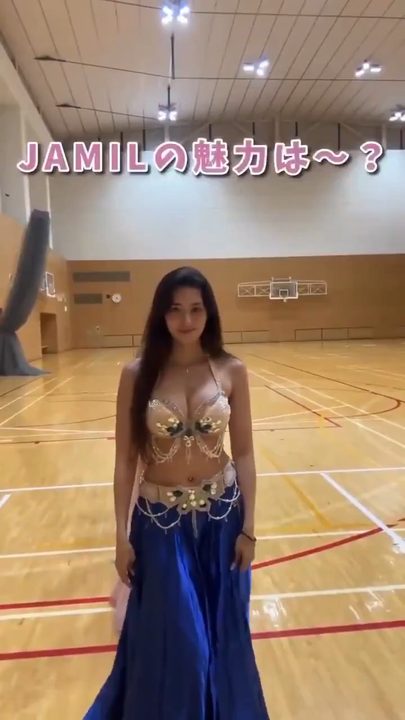 【悲報】フェリス女学院大ベリーダンス部、セクシー衣装で学祭PR動画を公開するもエロコメ殺到で削除