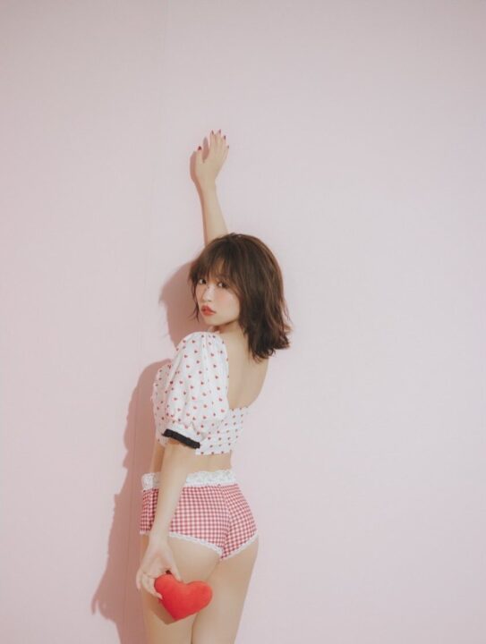 爆乳・大原優乃、フォトブックを発売してしまう…