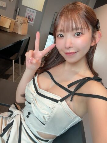 【画像】乳だけで覇権とれそうなロリコン見つかる